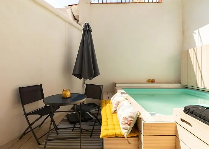 Cozy Loft Patio+pool +wifi *