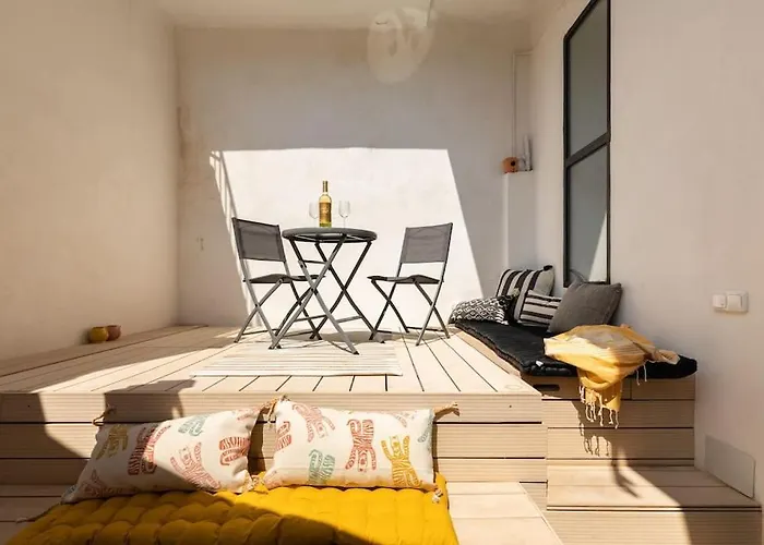 Apartment Cozy Loft Patio+pool +wifi *